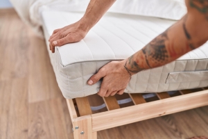 Choosing the Right Mattress: Understanding the Differences Between Memory Foam and Hybrid Options